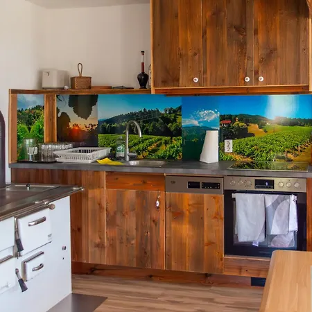 Holiday home Winzerhaus Loescherannerl